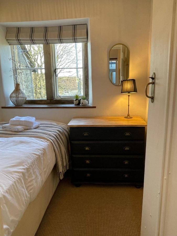 Hebe Cottage - Idyllic And Homely With Attention To Detail Atworth Exterior foto